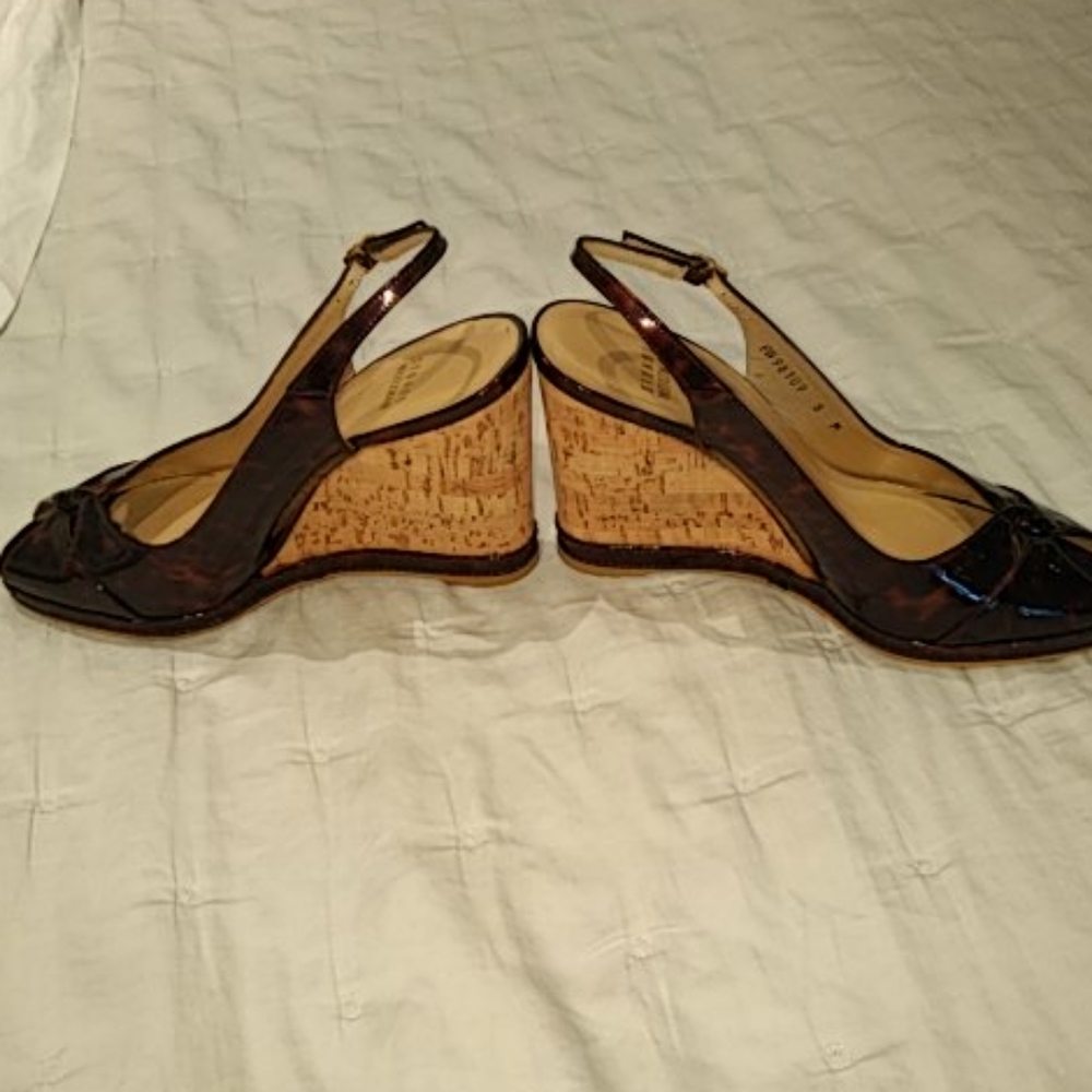 Wedge - Picture 2 of 3